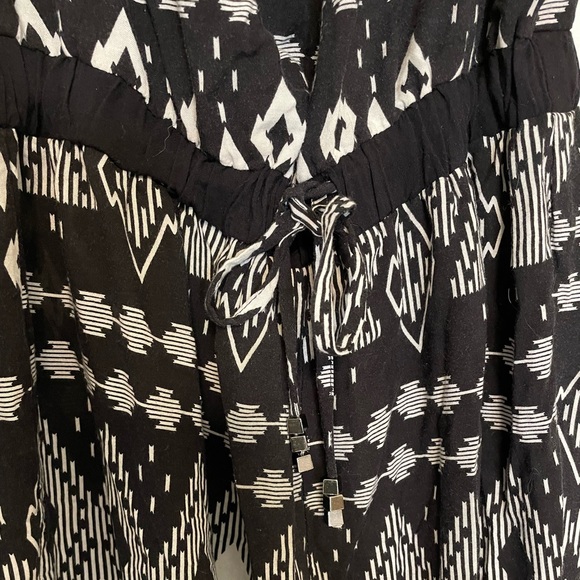 Valleygirl Strapless Black and White Patterned Jumpsuit Size 10 - Picture 4 of 10